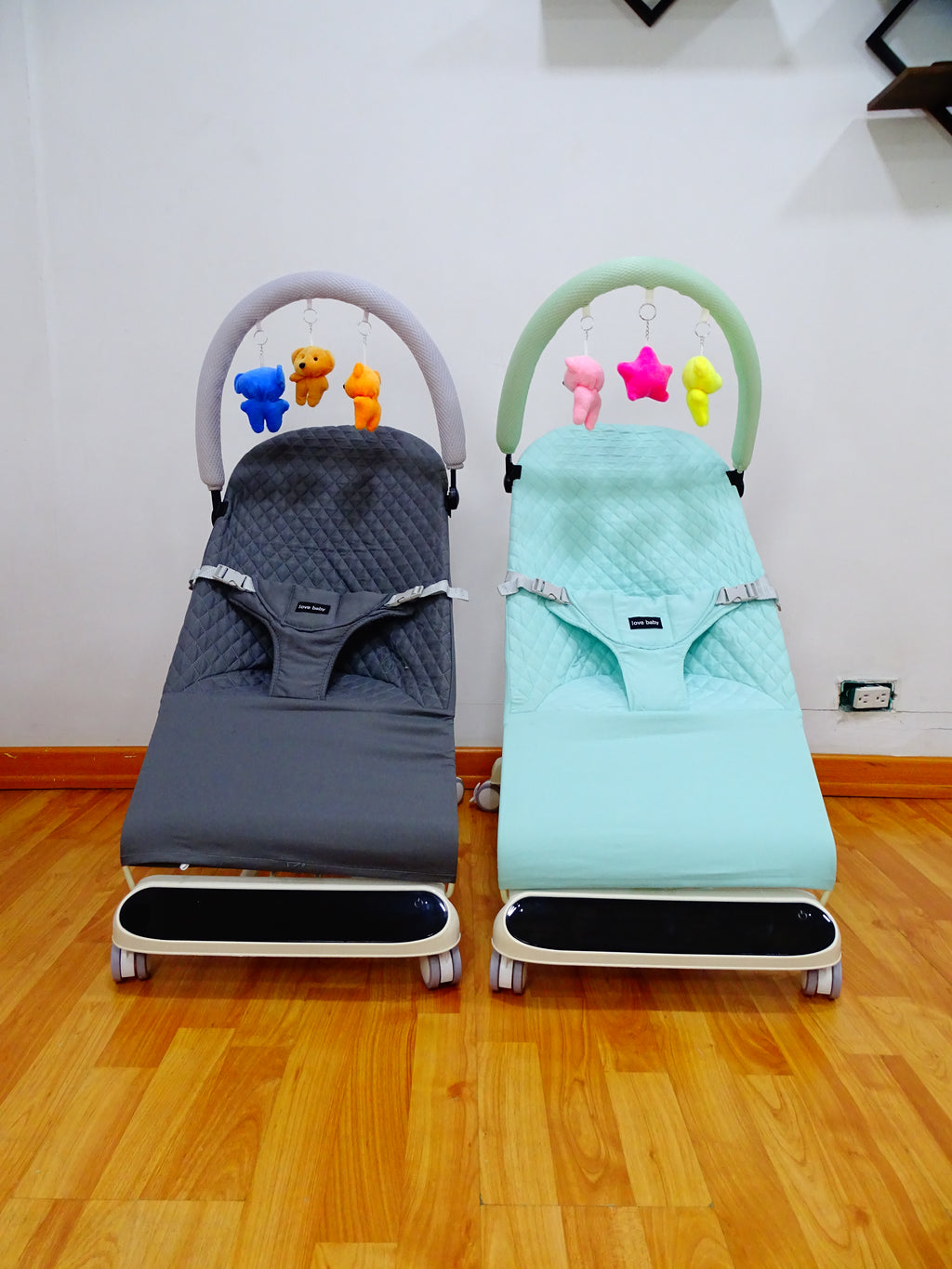 Mecedora Móvil Musical para Bebé 4 en 1 con Bluetooth | Reclinable, Plegable y Portátil