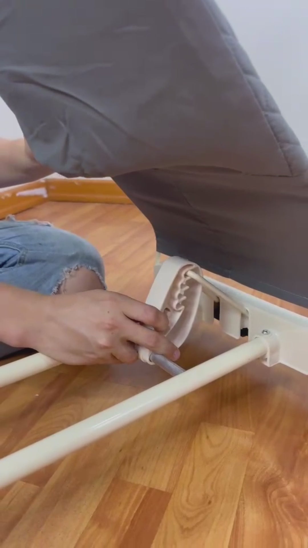 Mecedora Móvil Musical para Bebé 4 en 1 con Bluetooth | Reclinable, Plegable y Portátil